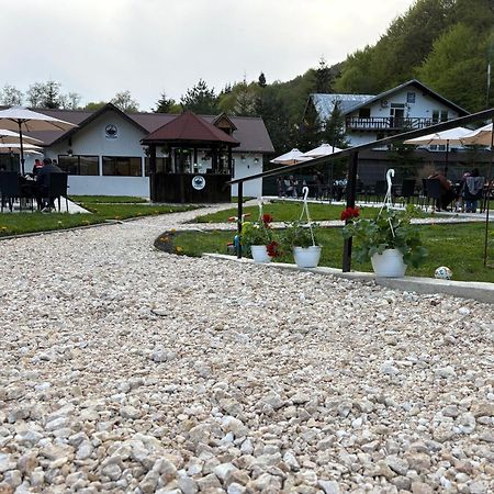 Cabana Izvoarele Doftanei Trăisteni Exteriör bild