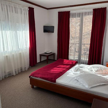 Cabana Izvoarele Doftanei Trăisteni Exteriör bild
