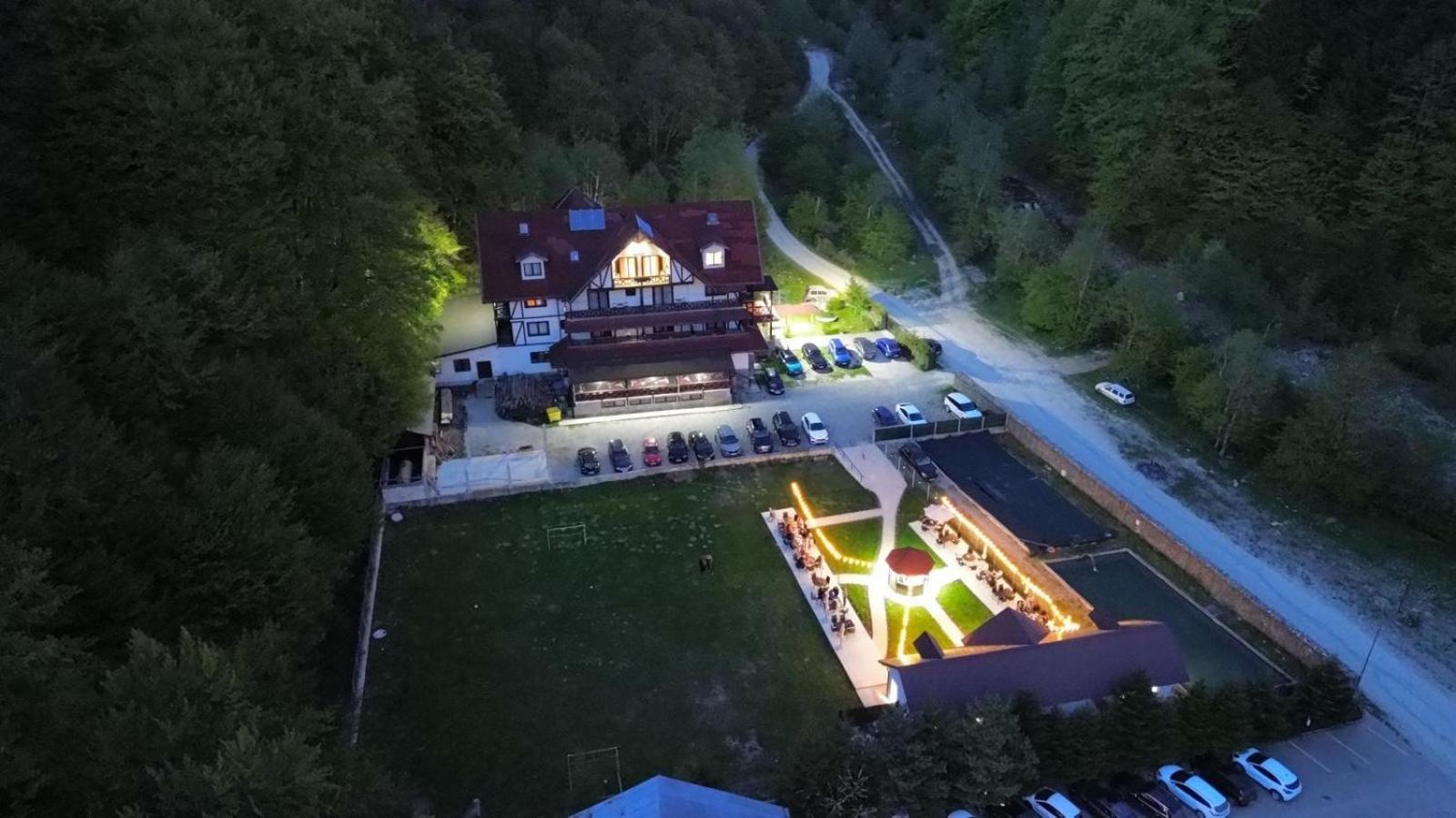 Cabana Izvoarele Doftanei Trăisteni Exteriör bild