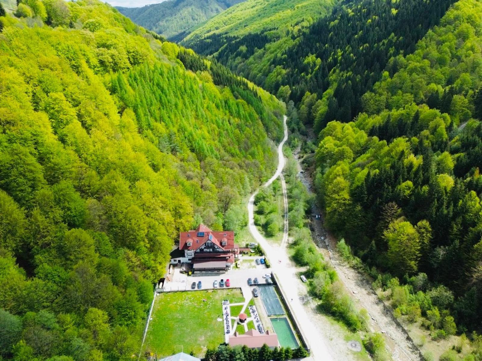 Cabana Izvoarele Doftanei Trăisteni Exteriör bild
